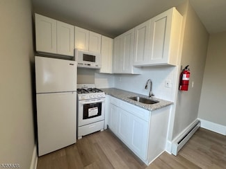 22 S Mountain Ave Unit 2, Cedar Grove, NJ 07009