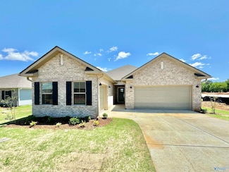 104 Ashby Pond Dr, Harvest, AL 35749
