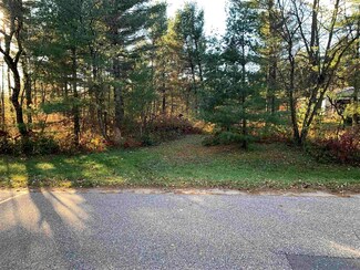 2021 Red Oak Dr, Plover, WI 54467