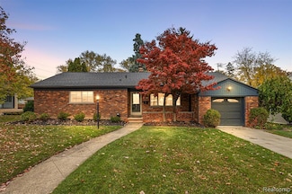 2432 Hawkins Ave, Royal Oak, MI 48073