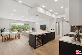 505 S Barrington Ave Unit 109, Los Angeles, CA 90049