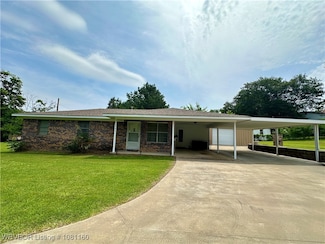 105 S 7th St, Paris, AR 72855