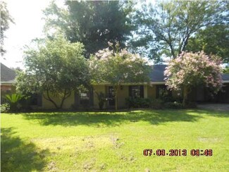 909 E Bayou Pkwy, Lafayette, LA 70508