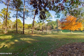 292 Bump A Long Ln, Southern Pines, NC 28387