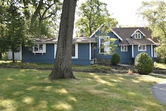 769 Arrowhead Dr, Fontana, WI 53125