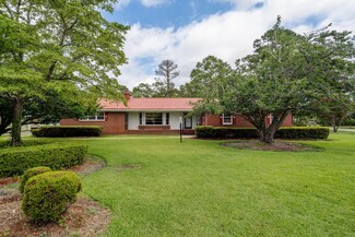3931 Edgewood Rd, Wilmington, NC 28403