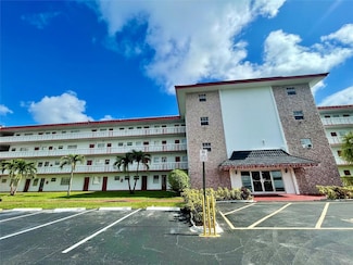 4140 NW 44th Ave Unit 211, Lauderdale Lakes, FL 33319