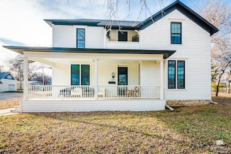 601 Poplar St, Wamego, KS 66547