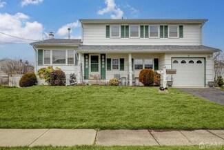 9 Goodfellow Dr, Port Reading, NJ 07064