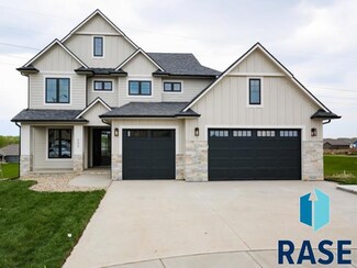 5605 E Canter Ridge Cir, Sioux Falls, SD 57110