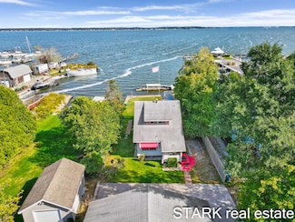 2984 Lakeshore Dr, Muskegon, MI 49441