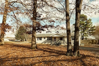 101 Southwood Dr, Dickson, TN 37055