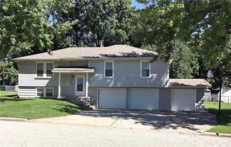 1911 Cedar St, Higginsville, MO 64037