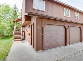 2307 18th St S, Fargo, ND 58103