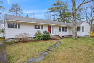 447 Wiscasset Rd, Boothbay, ME 04537