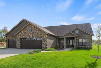 2008 Bogey Ct, Auburn, IN 46706