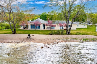1 Mayhew Turnpike, Bristol, NH 03222