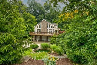 1747 Fieldcrest Dr, Lawrenceburg, IN 47025