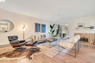 601 Leahy St Unit 104, Redwood City, CA 94061