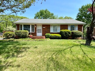 4713 Golfview Dr NE, Roanoke, VA 24019