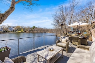 11 Chesterford Rd E, Winchester, MA 01890