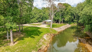 1820 Pinhook Rd, Savannah, TN 38372