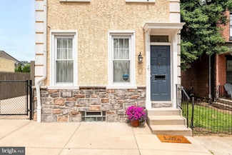 35 E Sharpnack St, Philadelphia, PA 19119