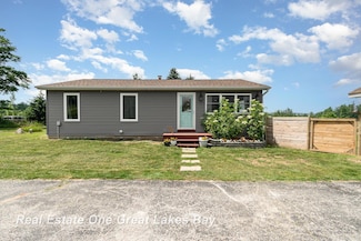 1462 Mcgregor Rd, Vanderbilt, MI 49795