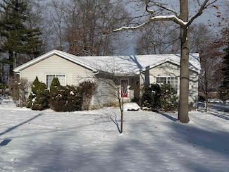 441 Lakewood Dr, East Tawas, MI 48730