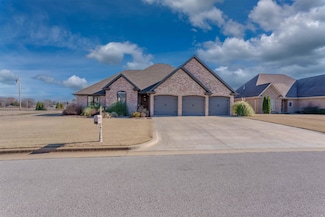 111 Sullivan Rd, Muscle Shoals, AL 35661