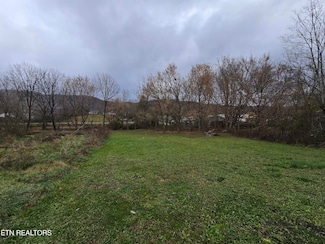 287 Old Fincastle Rd, Rose Hill, VA 24281