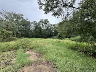 785 E Young Dr, Bridge City, TX 77611