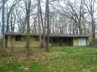 900 Driftwood Ct, Varna, IL 61375