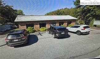 417 Cranberry St, Newland, NC 28657