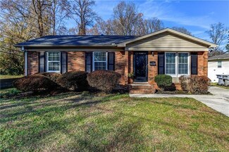 5211 Snow White Ln, Charlotte, NC 28213