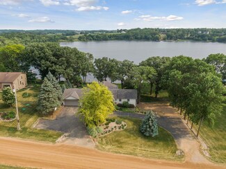 8735 Reitz Lake Rd, Waconia, MN 55387