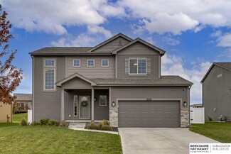 8534 S 68th Cir, Papillion, NE 68133