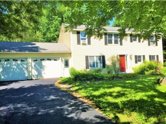 12 Littlehale Rd, Durham, NH 03824