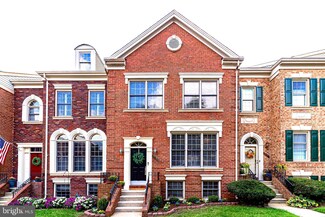 8039 Tanworth Ct, Springfield, VA 22152