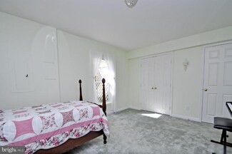 5 Still Spring Ct, Fredericksburg, VA 22406