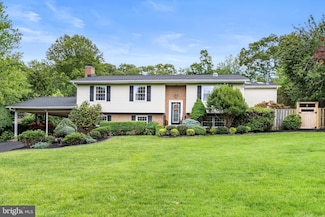 12509 Northern Valley Ct, Herndon, VA 20171