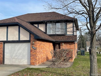 5858 Niles Dr, Troy, MI 48098