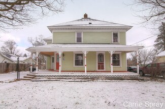18 S Lake St, Grant, MI 49327
