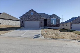 22119 E 33rd Terrace Ct S, Blue Springs, MO 64015