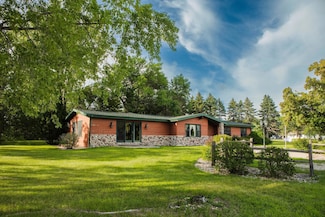 46110 194th St, Morris, MN 56267