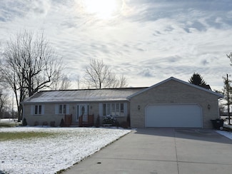 55 Christopher Dr, Fostoria, OH 44830