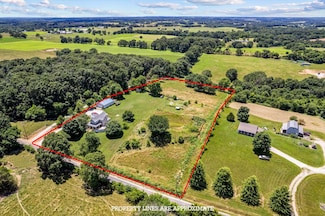 289 Backyard St, Crane, MO 65633
