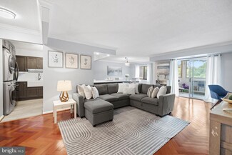 5901 Mount Eagle Dr Unit 215, Alexandria, VA 22303