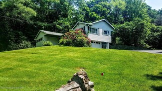 1118 Lakeland Dr, Scott Township, PA 18433