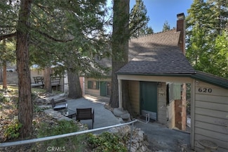 620 Cedar Ln, Twin Peaks, CA 92391